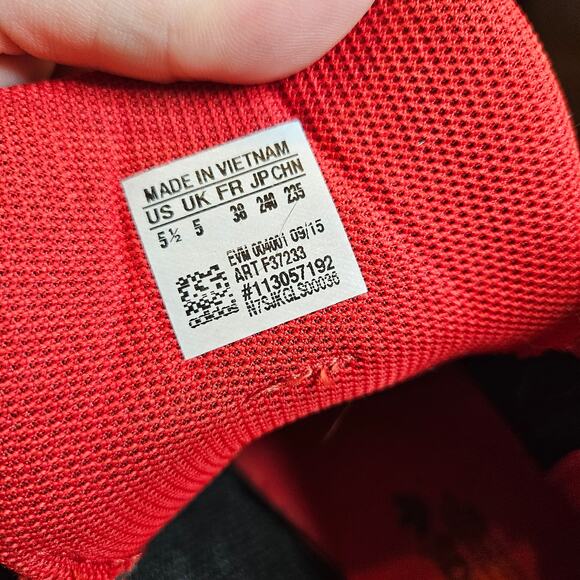 adidas Crestwood Mid-top Triple Red Sneaker sz 5.5 youth - Picture 10 of 10